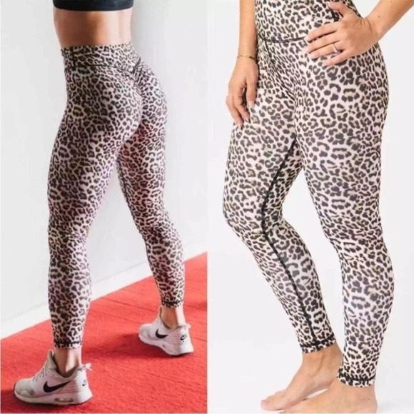 NWTs ZYIA Active | Leopard Brilliant Scrunchy High Rise Leggings 7/8 24” size 12 - Picture 1 of 11